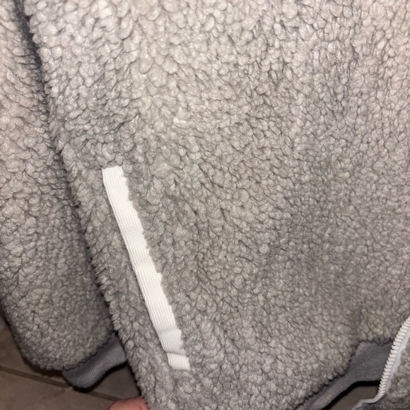 Aritzia Wilfred Free Gray Teddy Jacket - Picture 3 of 5